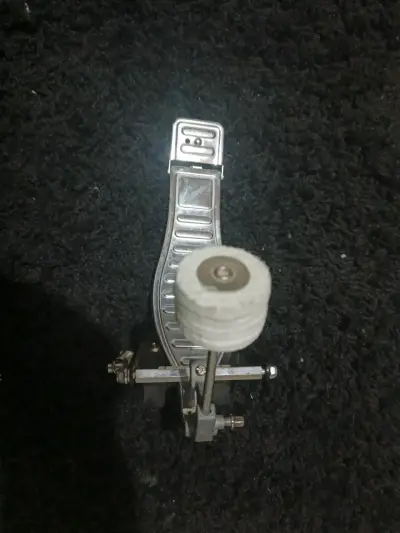 Pedal de batería para bombo - miniatura 1