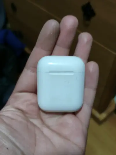 Airpods originales + cargador - miniatura 1