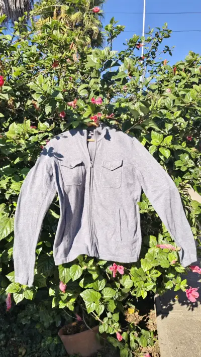 Chaqueta gris con cierre - miniatura 2