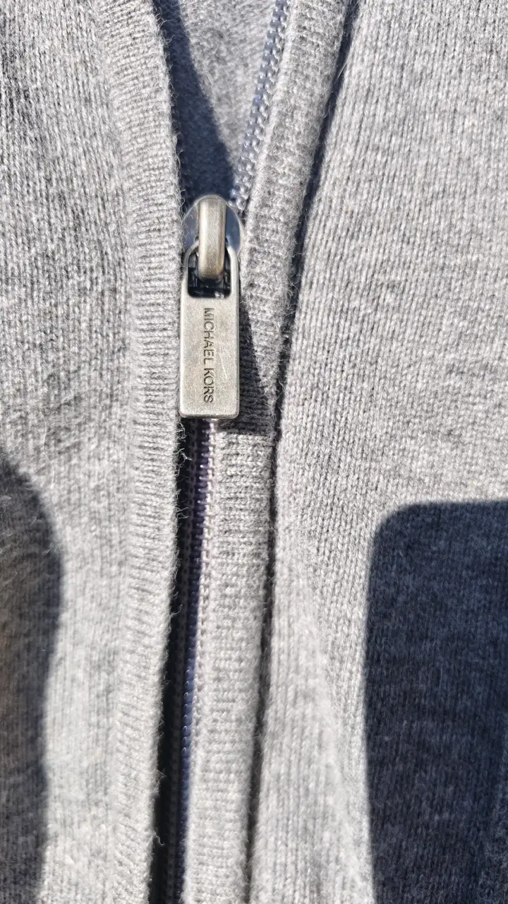 Chaqueta gris con cierre - 4