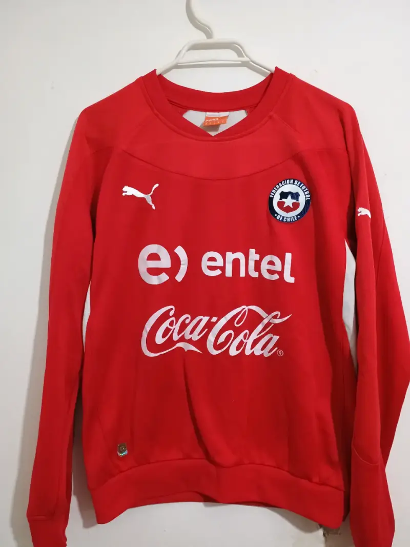 Polerón rojo selección chilena