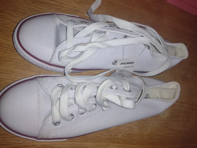 Zapatillas blancas de lona