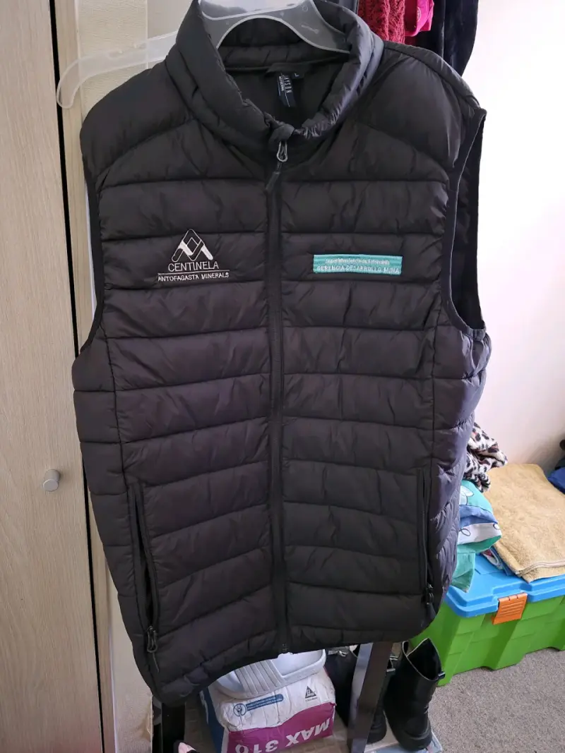 Chaleco negro acolchado Centinela