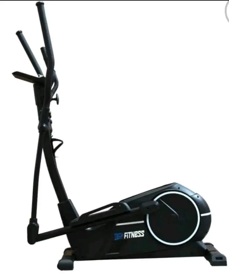 Elíptica TechFitness negra - 1