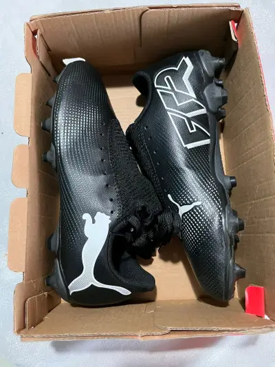 Botines de fútbol Puma negros - miniatura 1