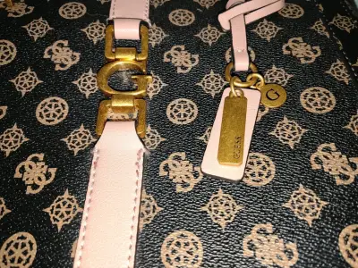 Cartera estampada café oscuro con rosa - miniatura 2