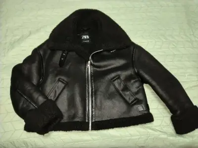 Chaqueta negra Zara con forro - miniatura 1