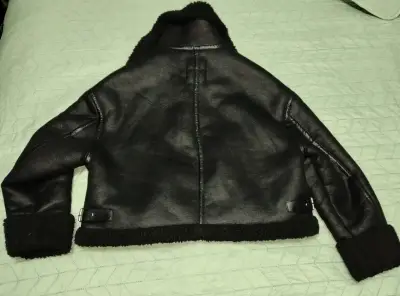 Chaqueta negra Zara con forro - miniatura 3