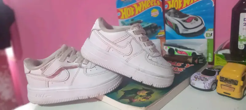 Zapatillas blancas Nike para niños talla 22