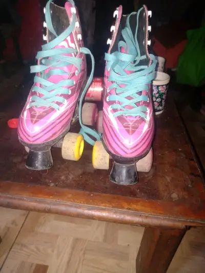 Patines de cuatro ruedas rosados - miniatura 2
