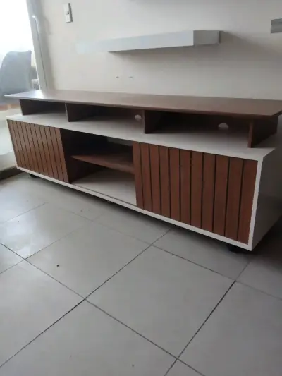 Mueble TV madera y blanco con ruedas - miniatura 2