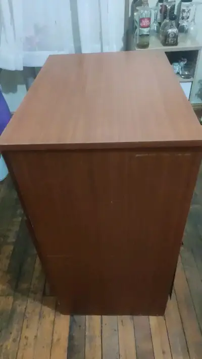 Cómoda de madera con tres cajones - miniatura 2