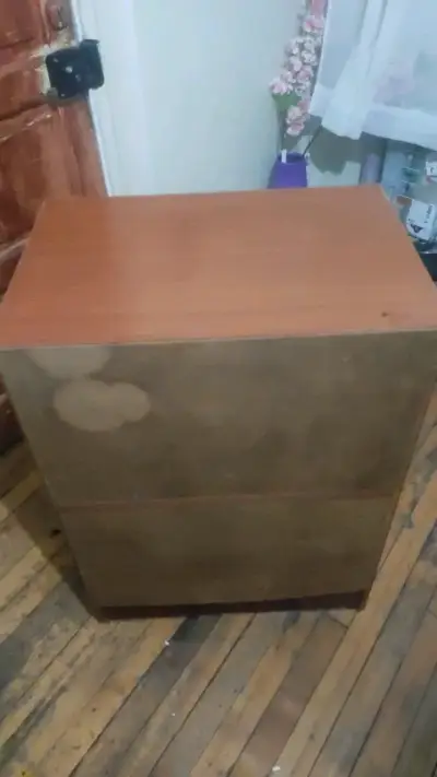 Cómoda de madera con tres cajones - miniatura 4