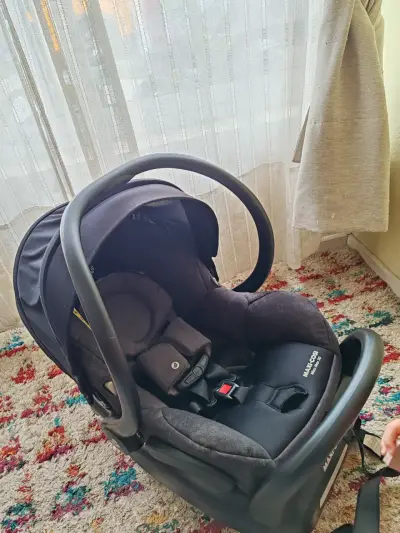 Silla de auto Maxi-Cosi negra - miniatura 2