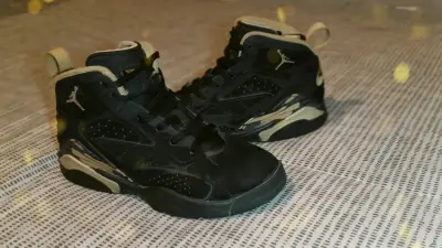 Zapatillas negras altas deportivas - miniatura 2