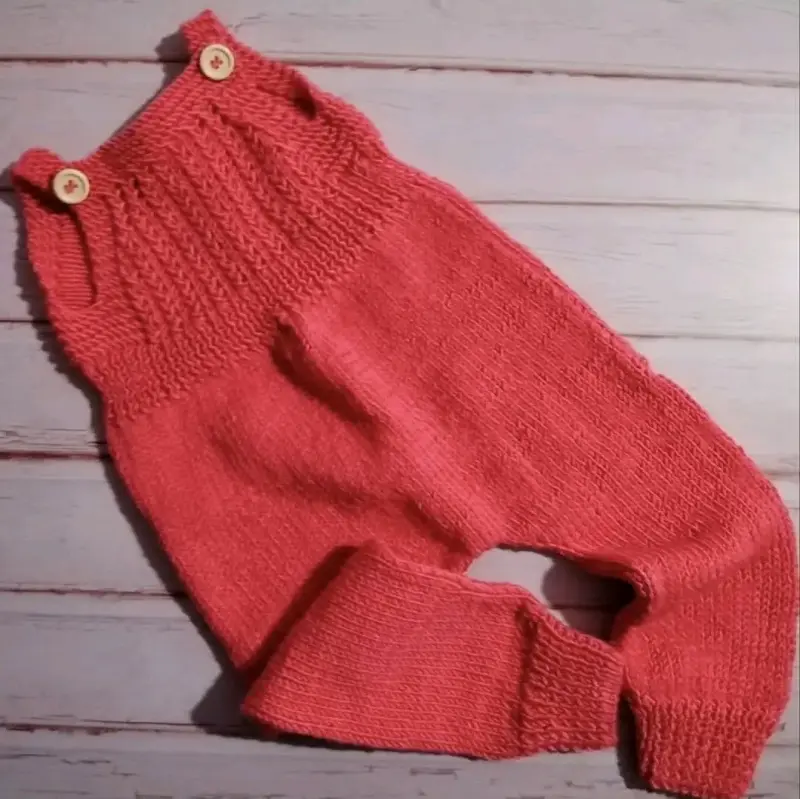Enterito tejido rojo para bebé