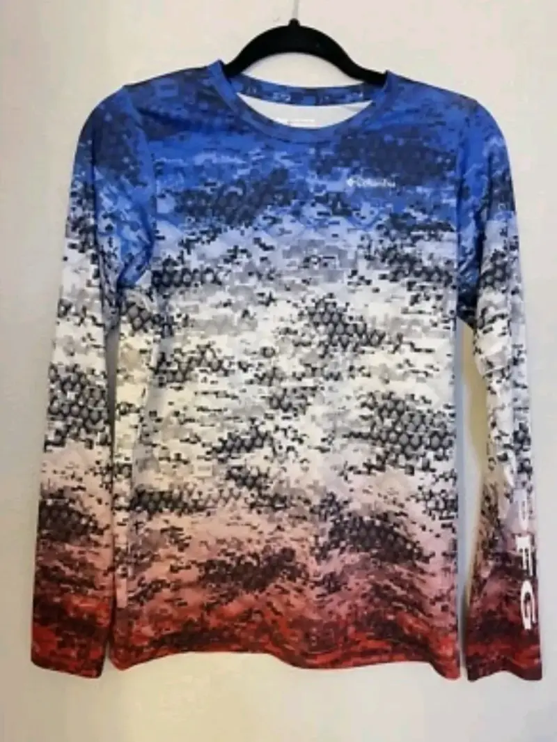 Polera deportiva multicolor