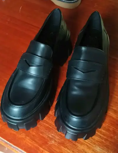 Mocasines negros con plataforma - miniatura 2