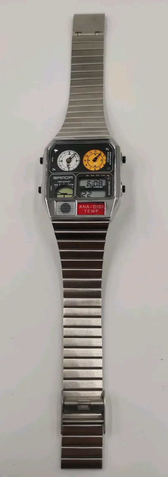 Reloj digital plateado retro vintage - 2