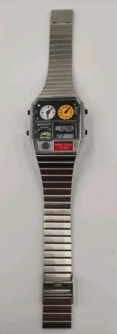 Reloj digital plateado retro vintage - miniatura 2