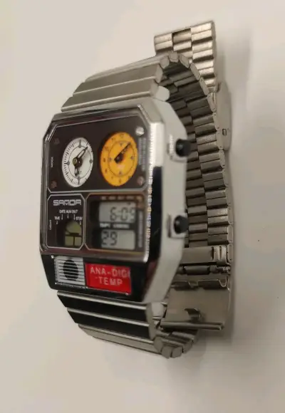 Reloj digital plateado retro vintage - miniatura 3
