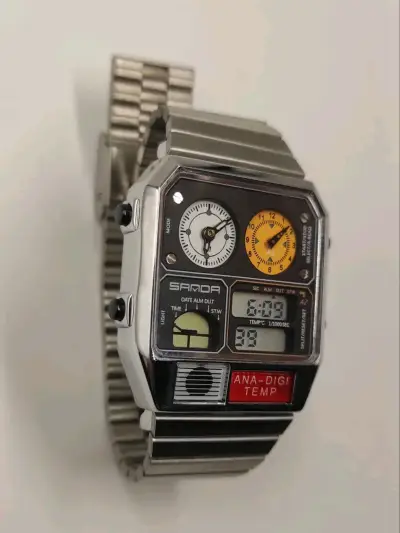 Reloj digital plateado retro vintage - miniatura 4