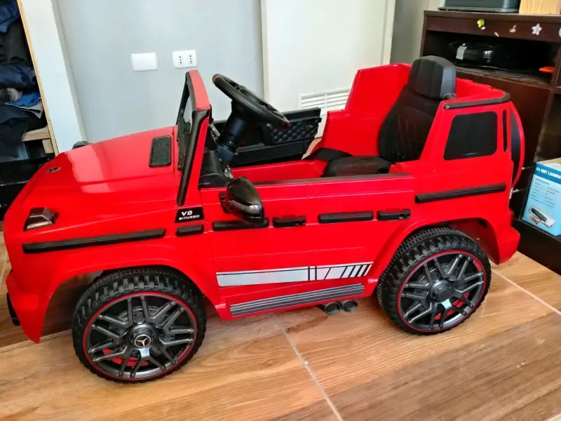 Auto eléctrico infantil Mercedes AMG rojo - 3