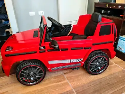 Auto eléctrico infantil Mercedes AMG rojo - miniatura 3