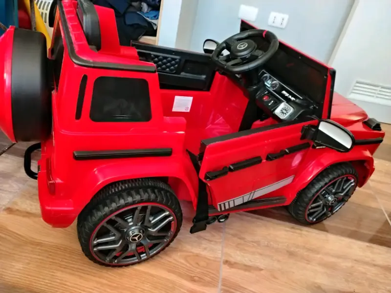 Auto eléctrico infantil Mercedes AMG rojo - 4