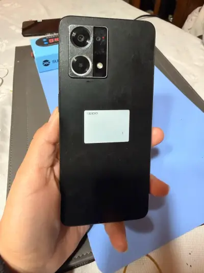 Telefono oppo reno 7 - miniatura 2