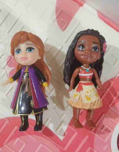 Muñecas de personajes Disney - miniatura 3