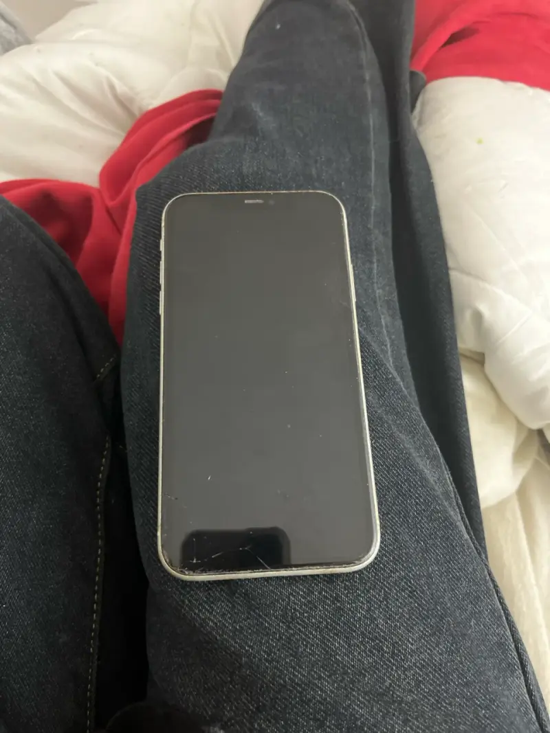 iPhone 11 en perfecto estado - 2