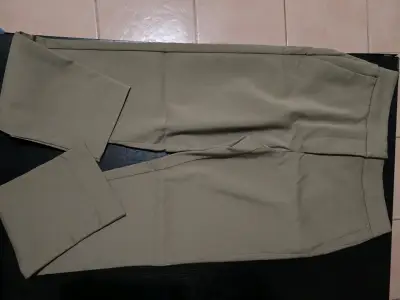 Pantalones de mujer nuevos - miniatura 2