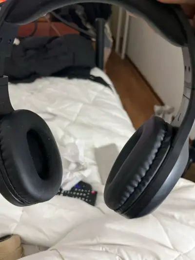 Auriculares inalámbricos negros - miniatura 1