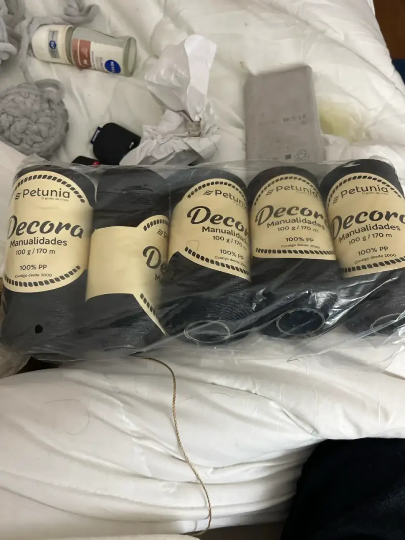 Pack de hilos negros para manualidades