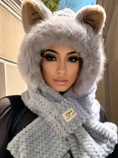 Bufanda y gorro peludos con orejas - miniatura 1