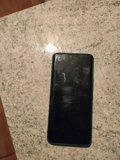 Teléfono inteligente con pantalla grande - miniatura 4