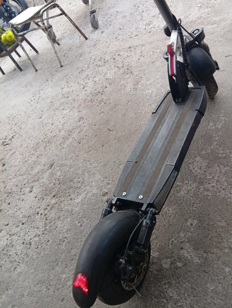 Scooter eléctrico con luces LED - 5