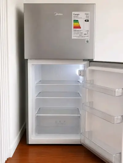 Refrigerador Midea 207lts - miniatura 2