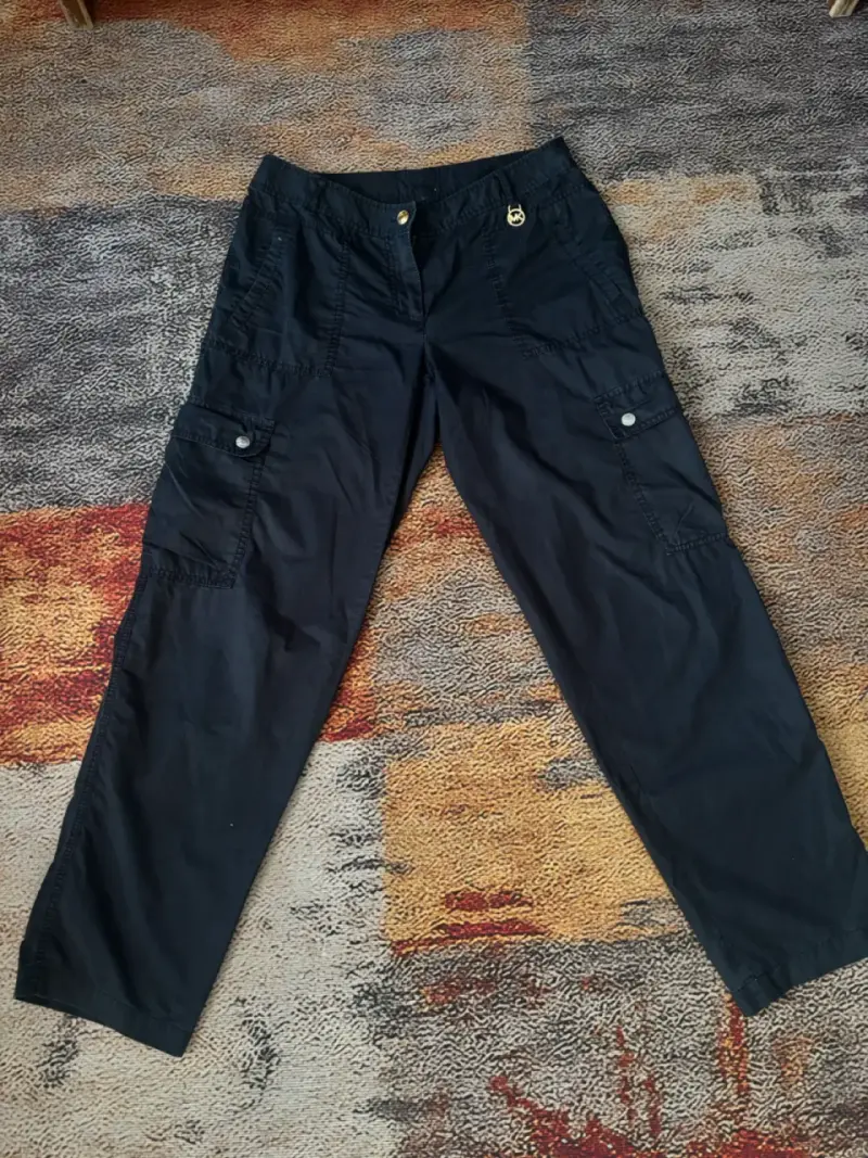 Pantalón cargo negro MK - 1