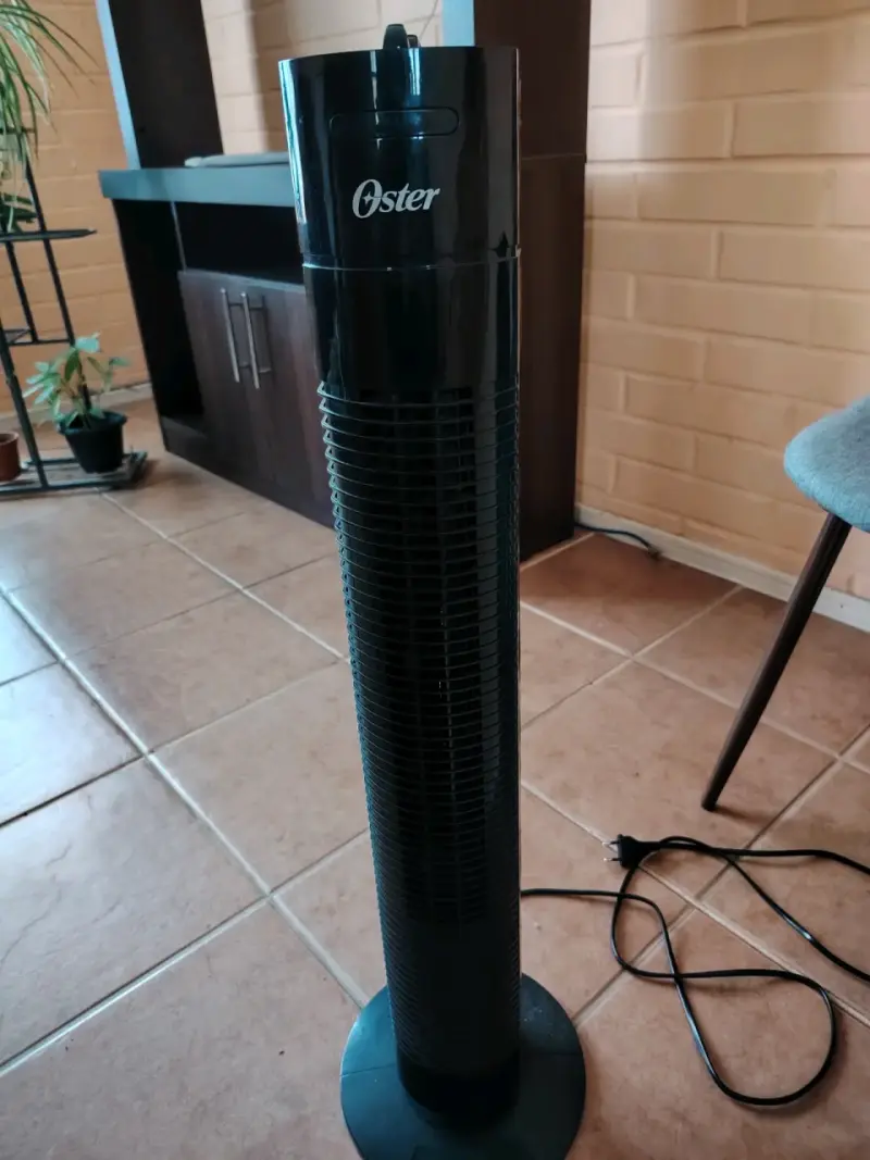 Ventilador torre Oster negro - 1