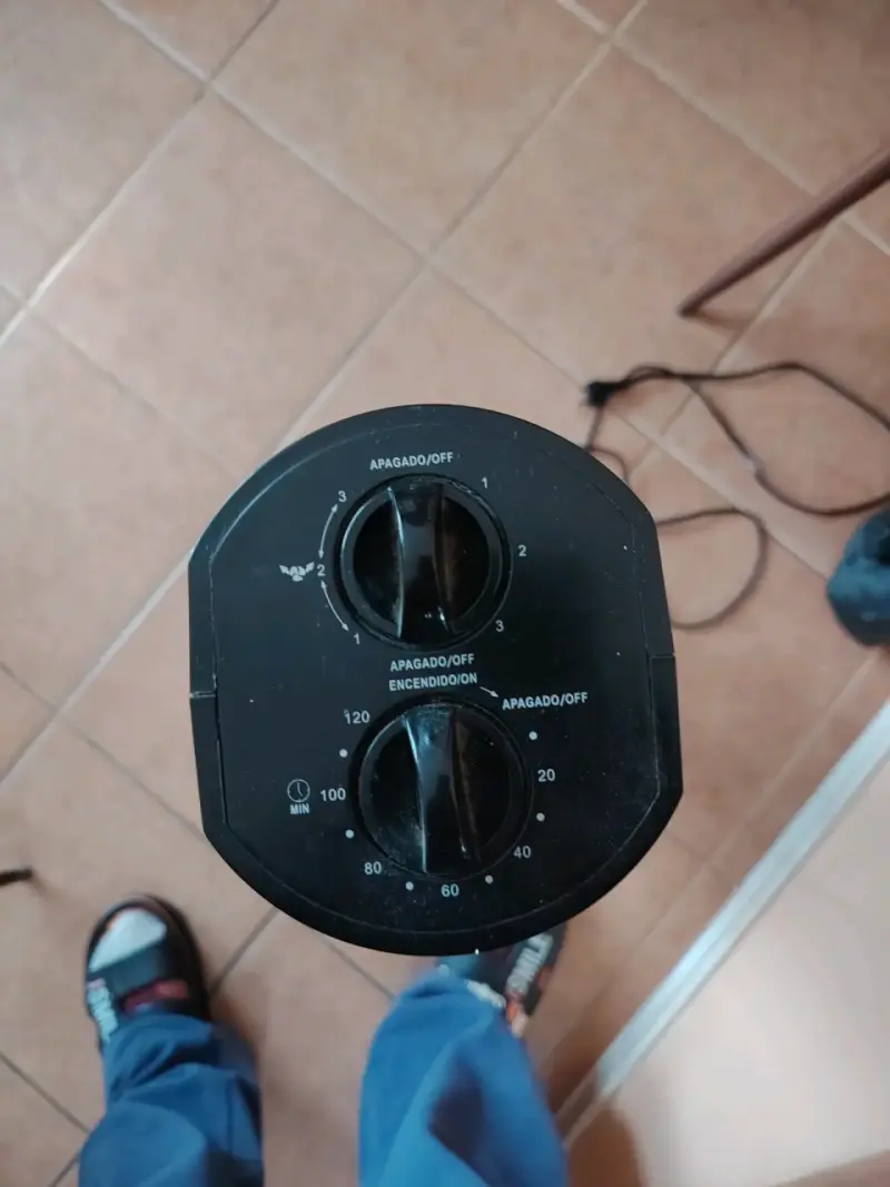 Ventilador torre Oster negro - 2