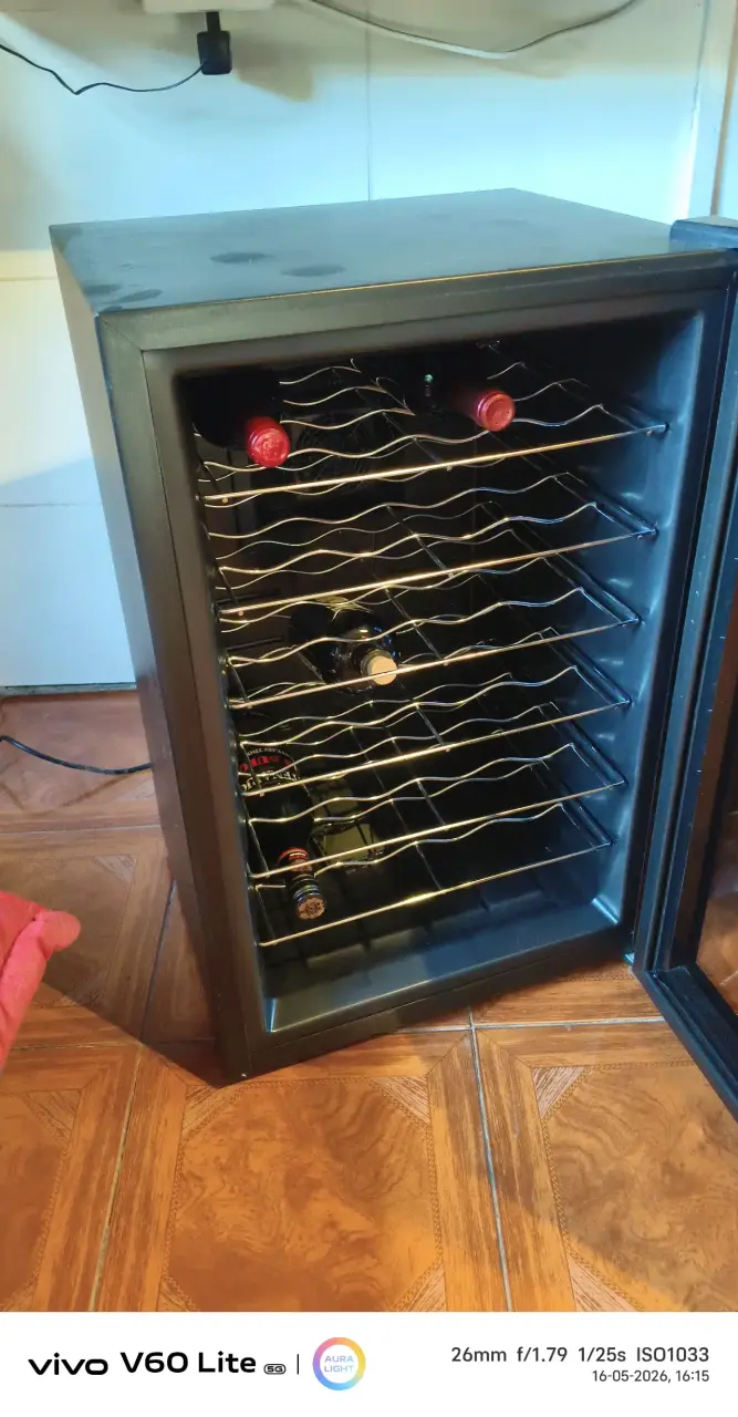 Refrigerador Cavanova compacto - 4
