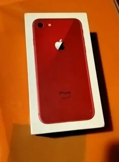 iPhone rojo en caja original - miniatura 3