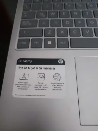 Laptop HP Intel i3 con 8GB RAM - miniatura 5