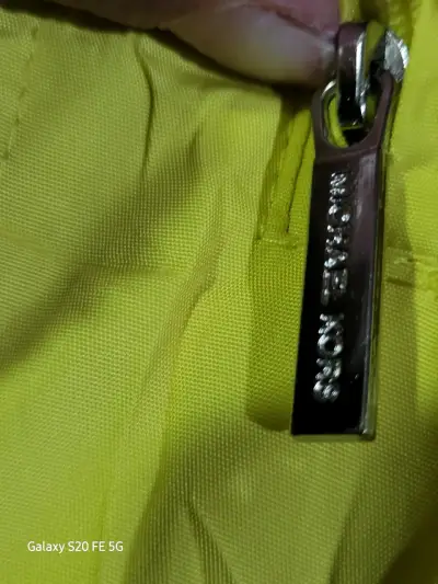 Chaqueta amarilla para la lluvia - miniatura 3