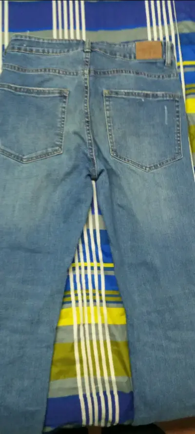 Jeans azules clásicos - miniatura 1