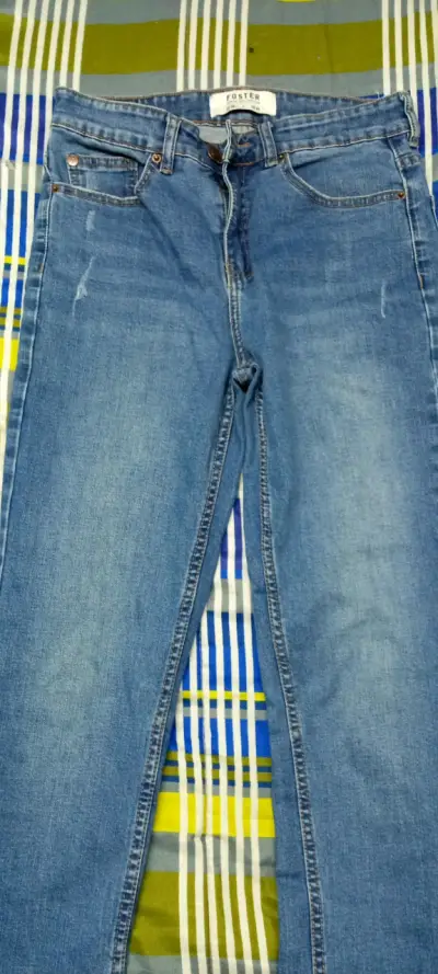 Jeans azules clásicos - miniatura 4