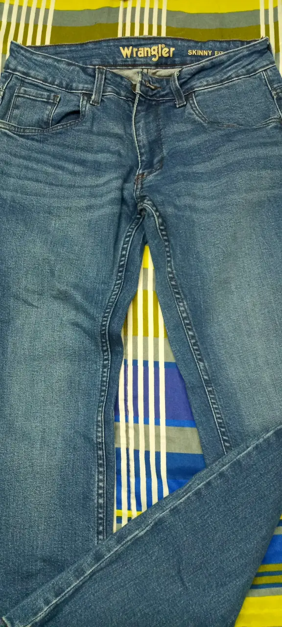 Jeans azules clásicos - 11