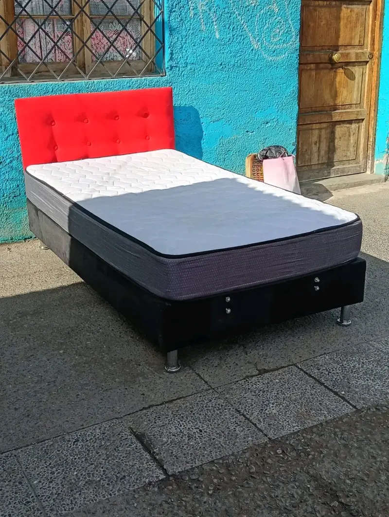 Cama completa con colchón - 1